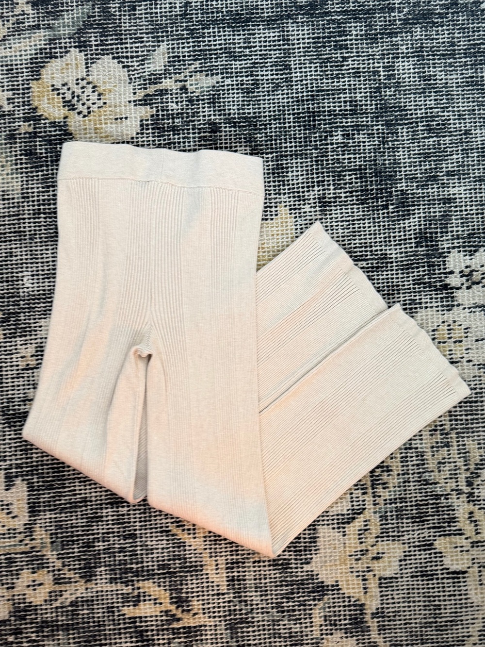 Cream Ribbed Leggings - size SMALL